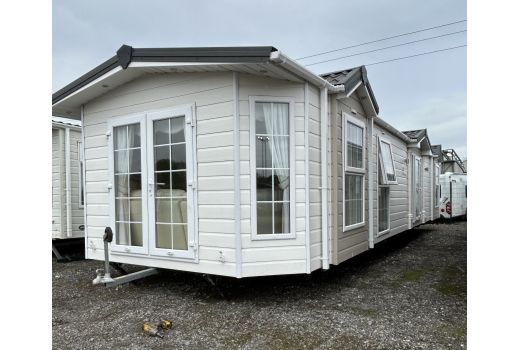 EUROPEAN CHALET LODGE 45X14 3BED REF: C2646